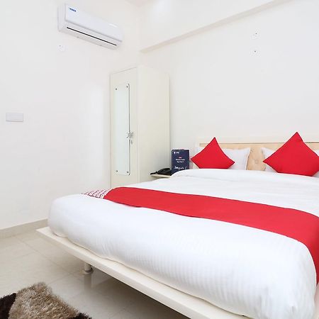 בארילי Oyo 13406 Hotel Golden Leaf מראה חיצוני תמונה