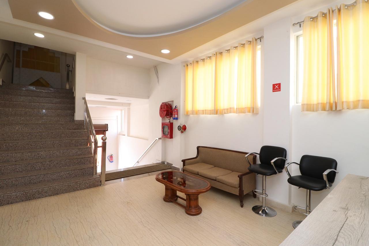 בארילי Oyo 13406 Hotel Golden Leaf מראה חיצוני תמונה
