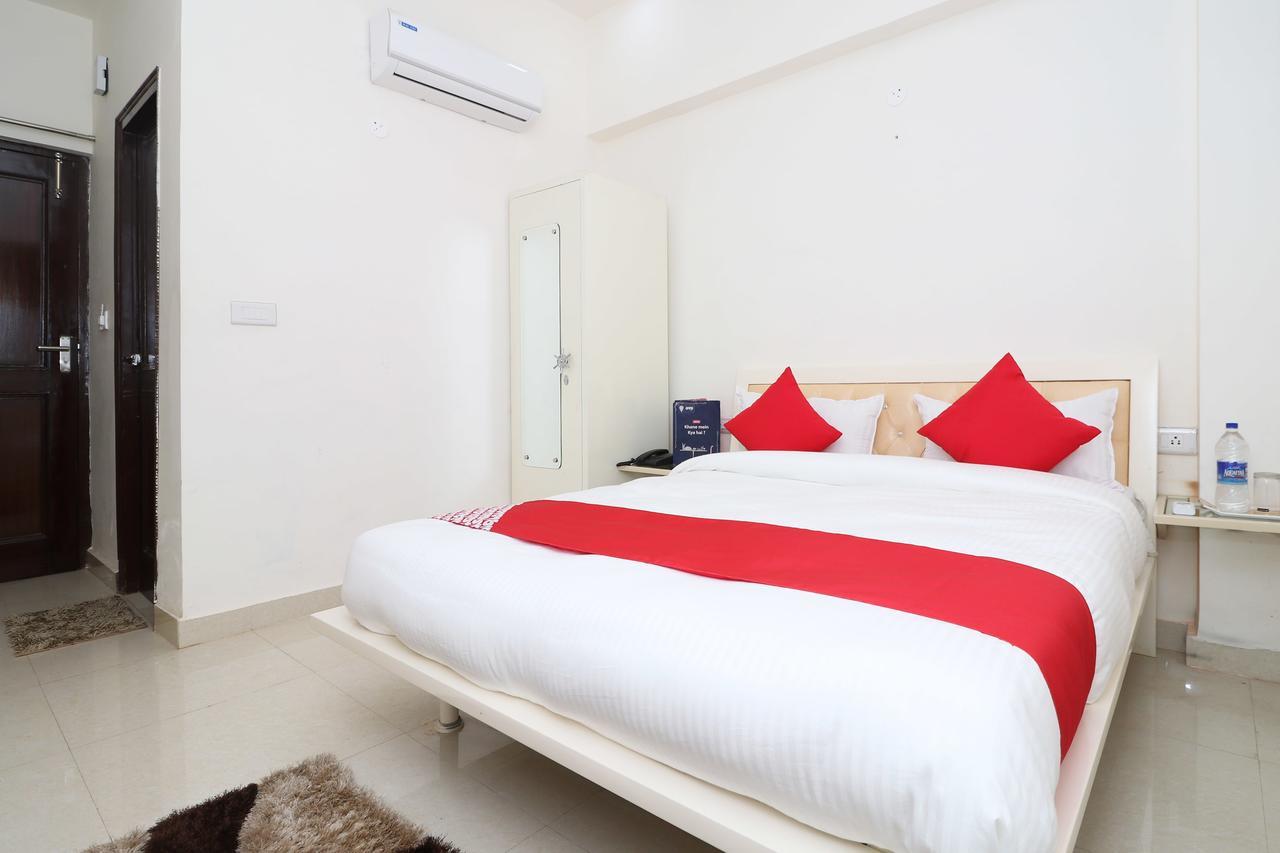 בארילי Oyo 13406 Hotel Golden Leaf מראה חיצוני תמונה