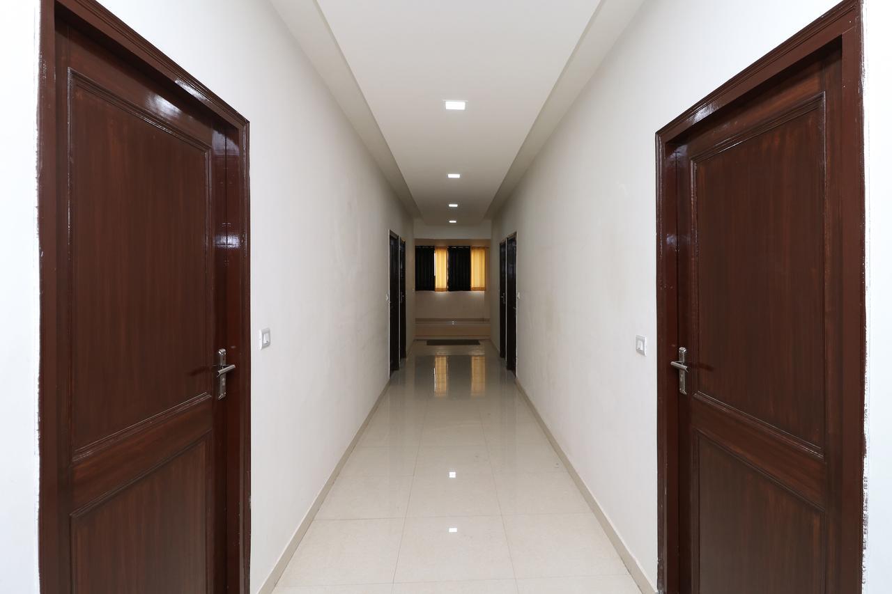 בארילי Oyo 13406 Hotel Golden Leaf מראה חיצוני תמונה