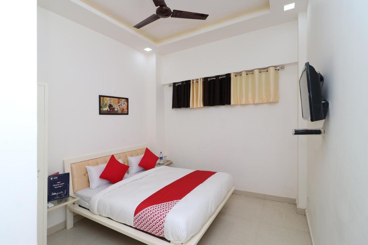 בארילי Oyo 13406 Hotel Golden Leaf מראה חיצוני תמונה