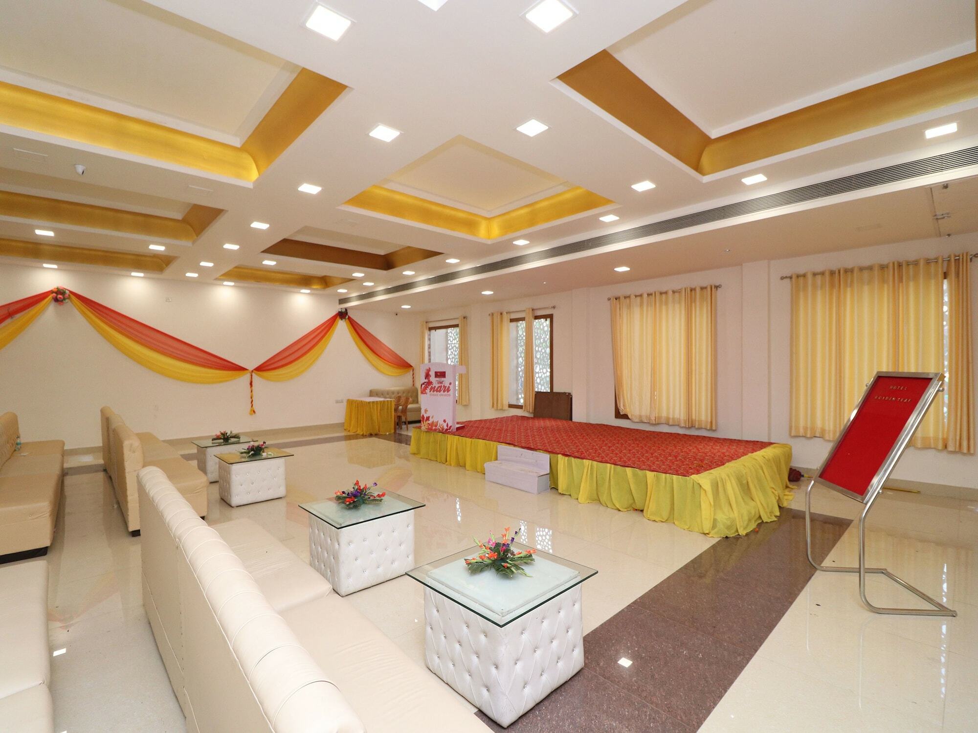בארילי Oyo 13406 Hotel Golden Leaf מראה חיצוני תמונה